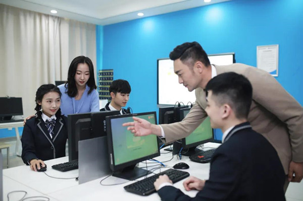 男孩子学动漫开发 开启数字创意黄金赛道